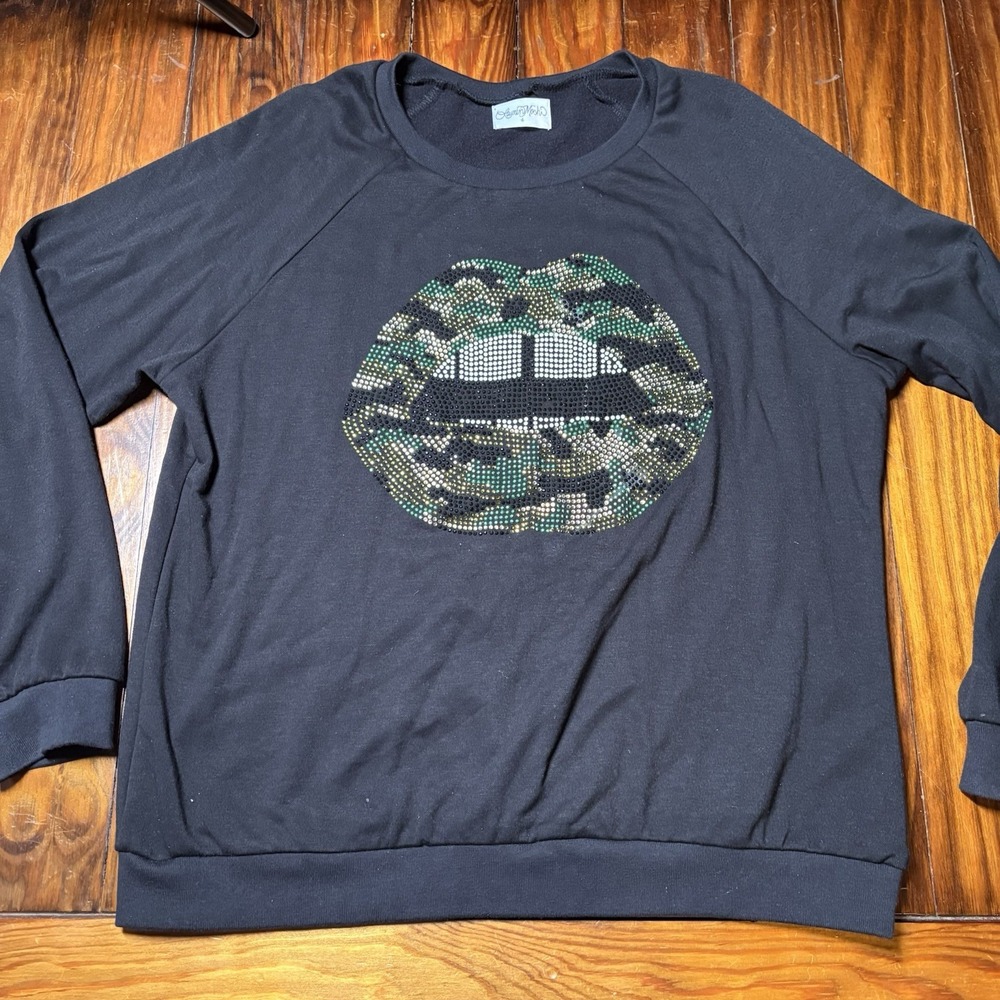 Lauren Moshi Wilma Camo Lips Kisses Mouth Pullover Crystal Studs S A3672